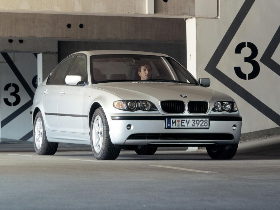  BMW 318i Sedan 2001 года  (фото 7 из 12)